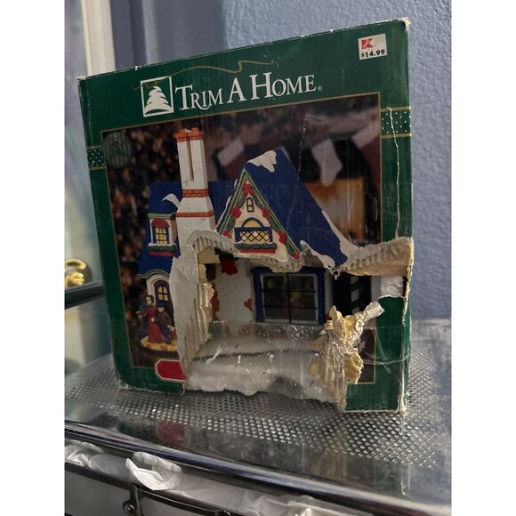 Vintage Trim A Home Christmas Village Candy Store New Cord & Lamp Damaged Box - Picture 9 of 11